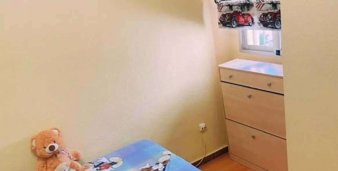 Sale of middle floor apartment in Fuengirola 10