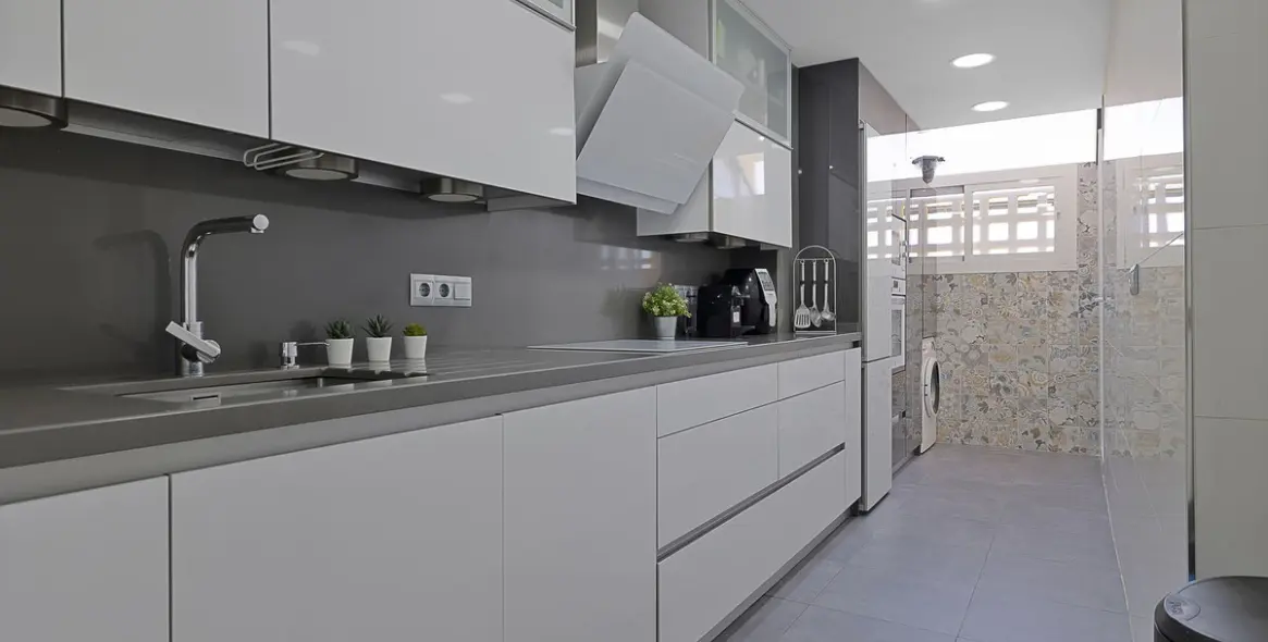 Продажа апартаментов на среднем этаже в Torrequebrada 1