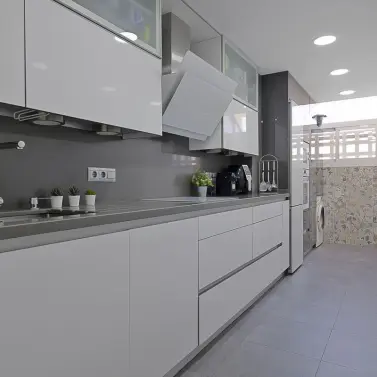 Venta de apartamento en planta media en Torrequebrada