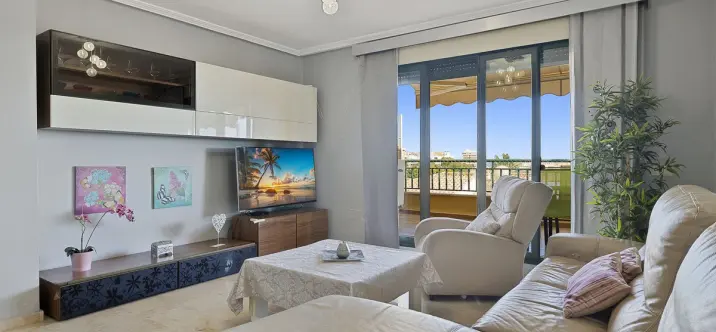 Venta de apartamento en planta media en Torrequebrada 1