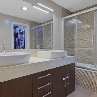 Venta de apartamento en planta media en Torrequebrada