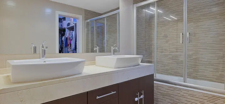 Venta de apartamento en planta media en Torrequebrada 4