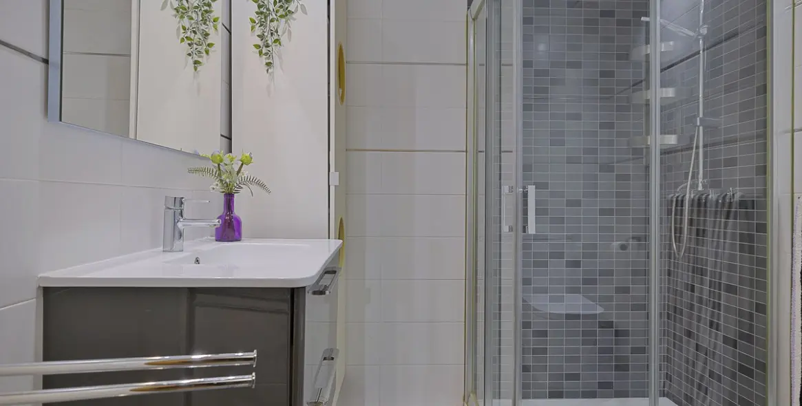 Продажа апартаментов на среднем этаже в Torrequebrada 7