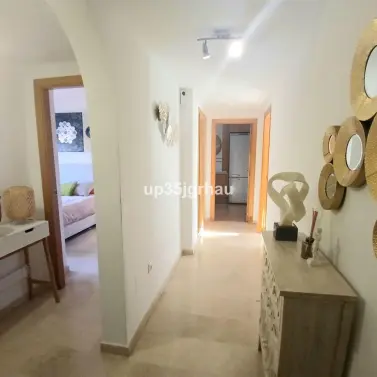 Sale of middle floor apartment in Estepona