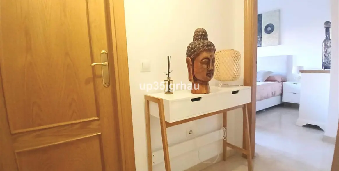 Sale of middle floor apartment in Estepona 9