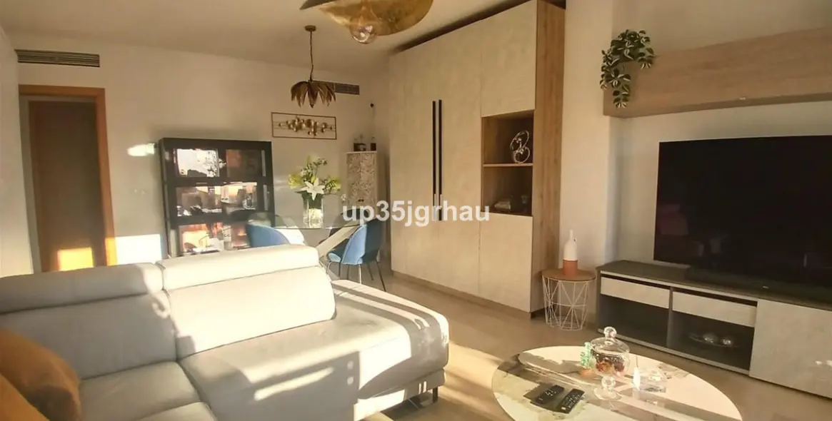 Sale of middle floor apartment in Estepona 15