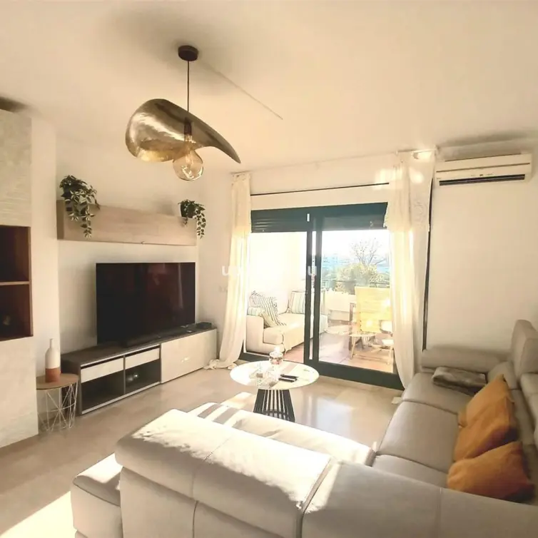 Venta de apartamento en planta media en Estepona