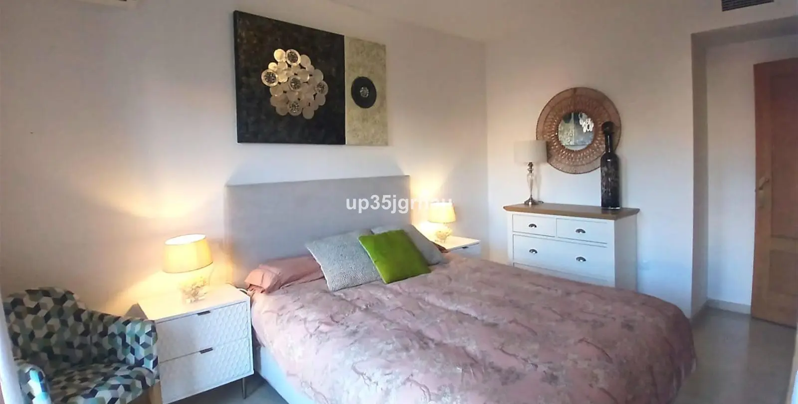 Продажа апартаментов на среднем этаже в Estepona 5