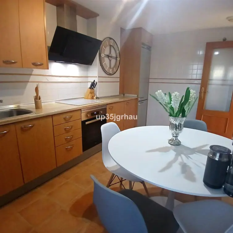 Venta de apartamento en planta media en Estepona