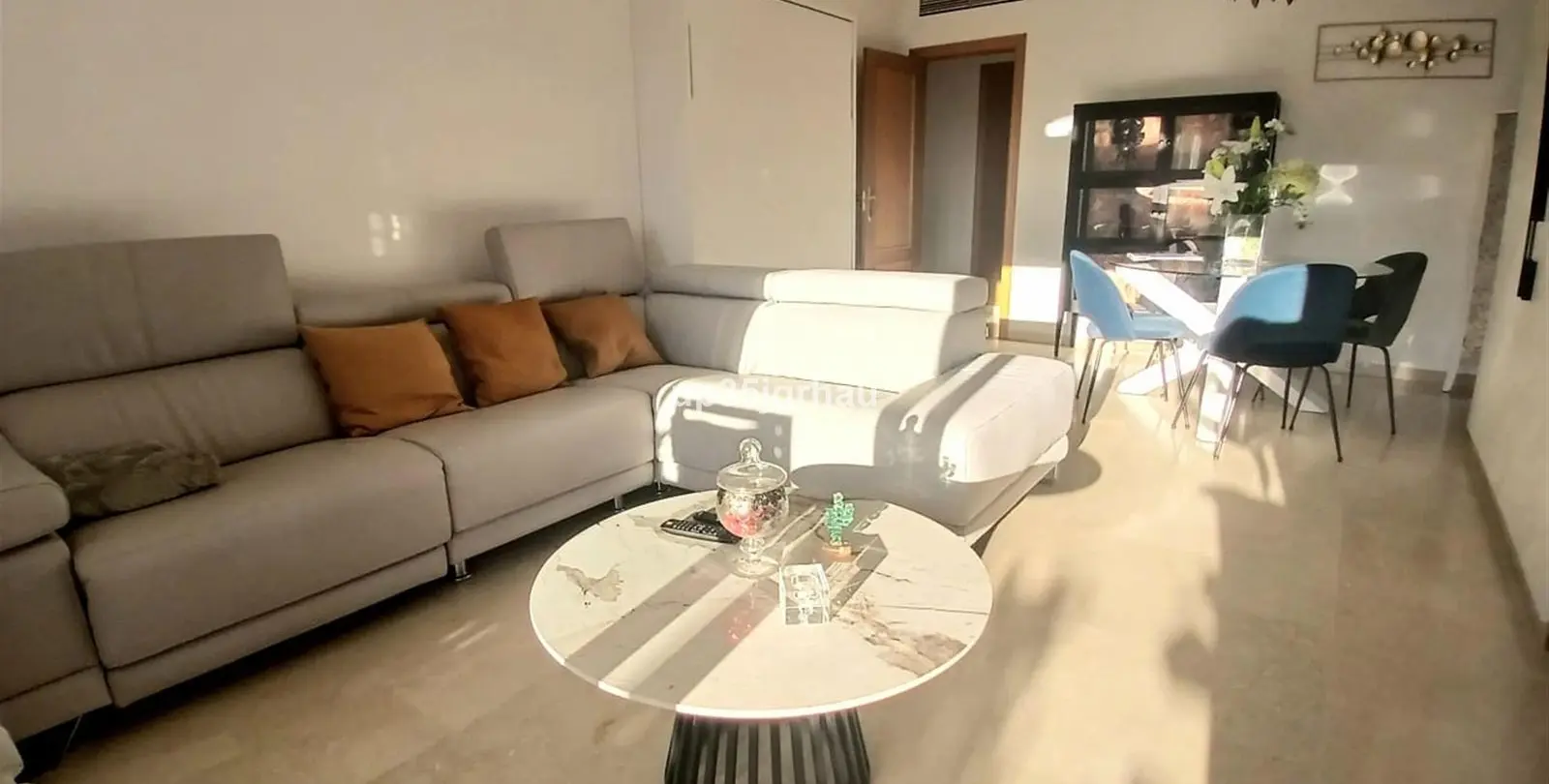 Продажа апартаментов на среднем этаже в Estepona 14