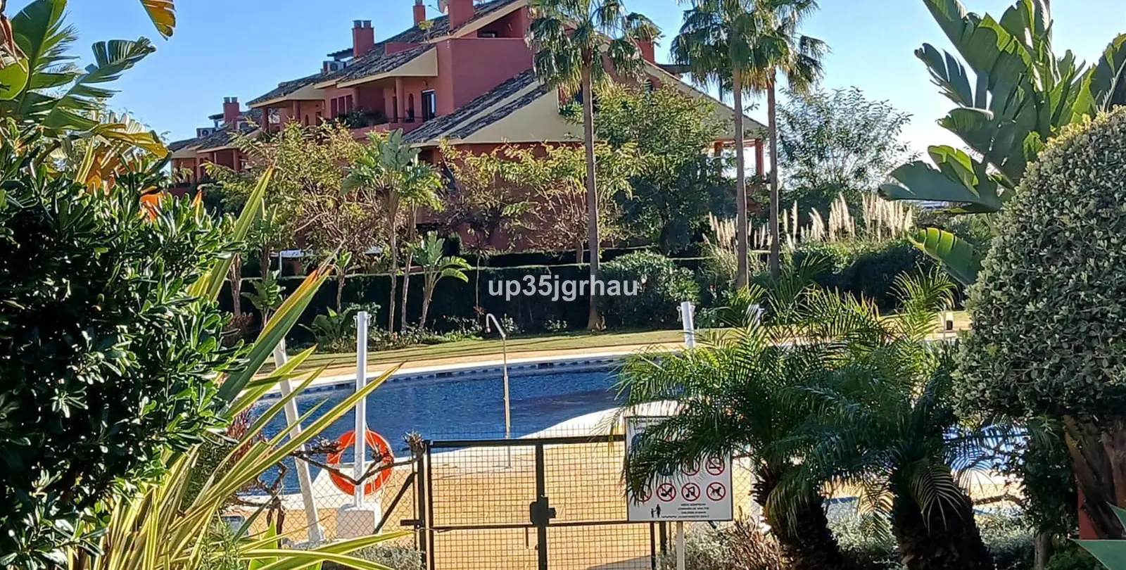 Продажа апартаментов на среднем этаже в Estepona 19