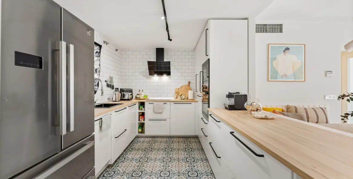 Venta de apartamento en planta media en Guadalmina Alta 6