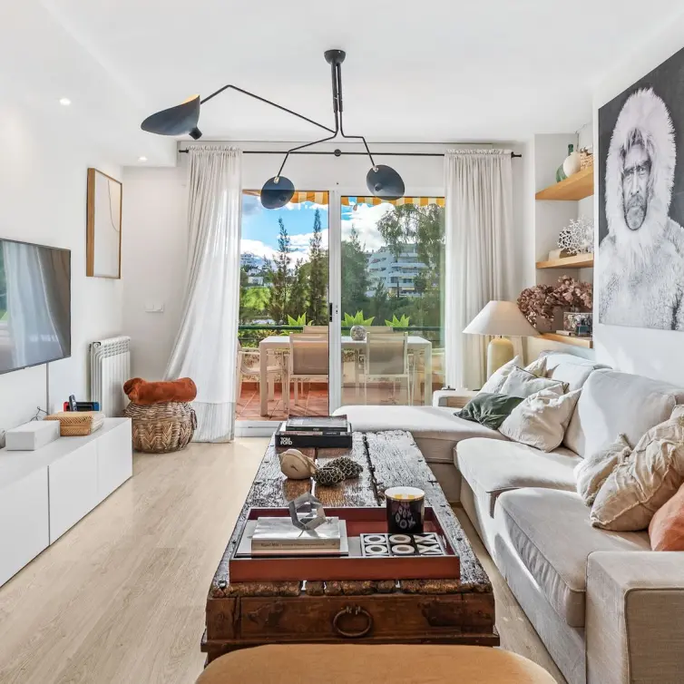 Sale of middle floor apartment in Guadalmina Alta