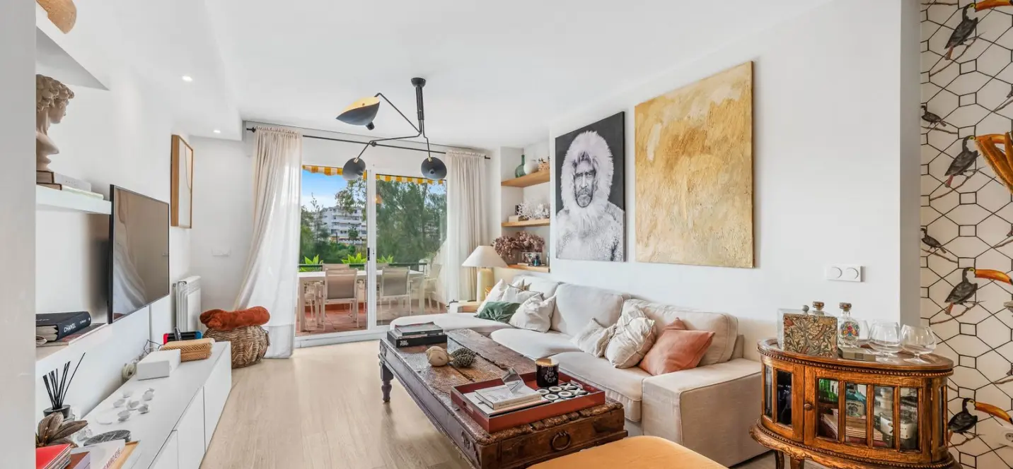 Sale of middle floor apartment in Guadalmina Alta 2