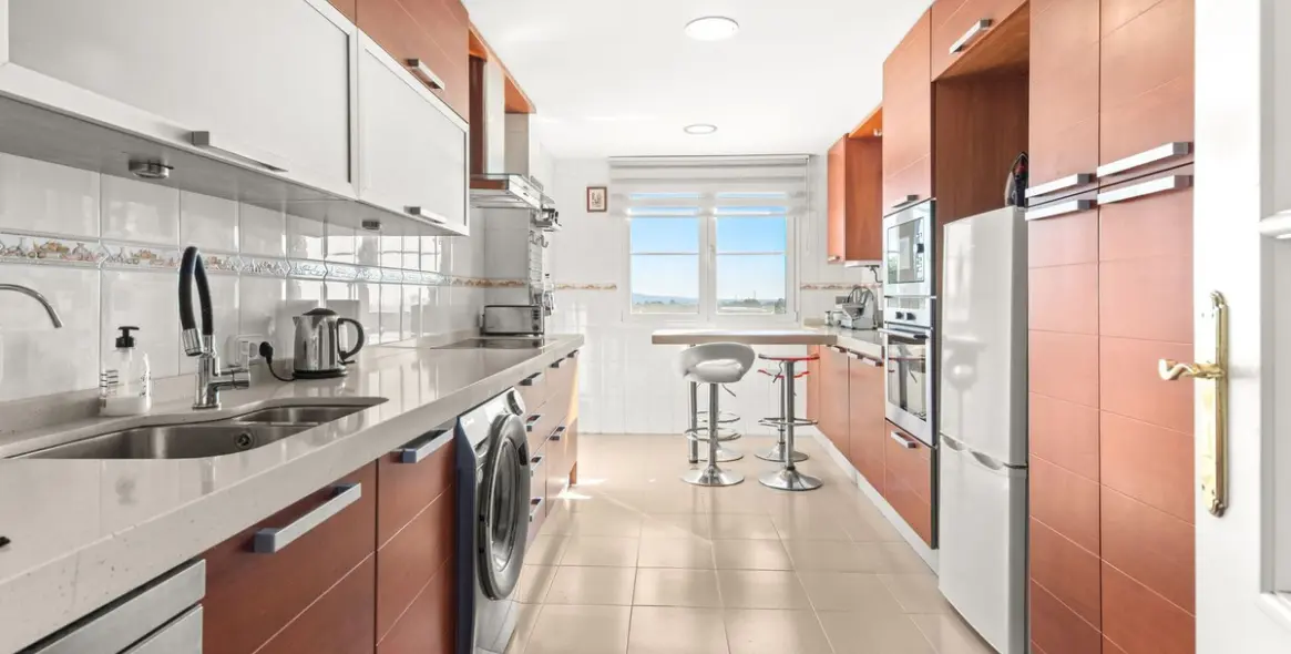 Sale of penthouse in Atalaya 13