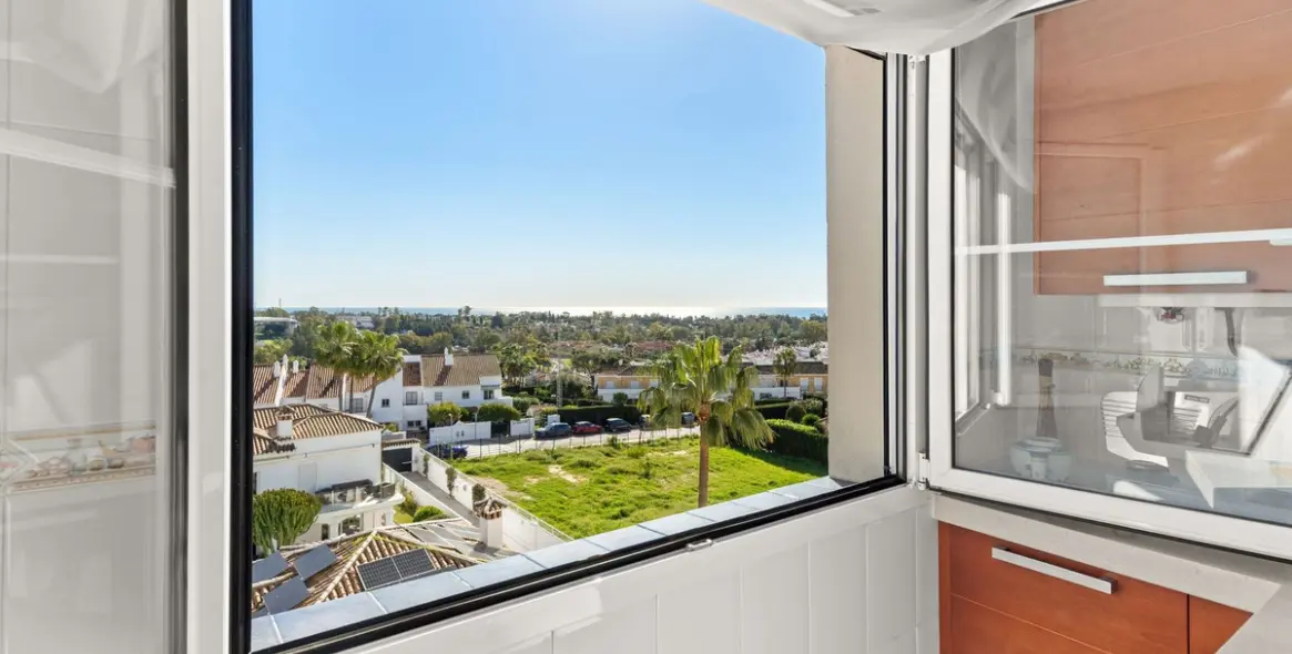 Sale of penthouse in Atalaya 15