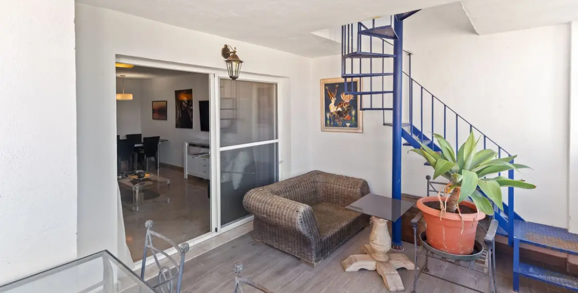 Sale of penthouse in Atalaya 18