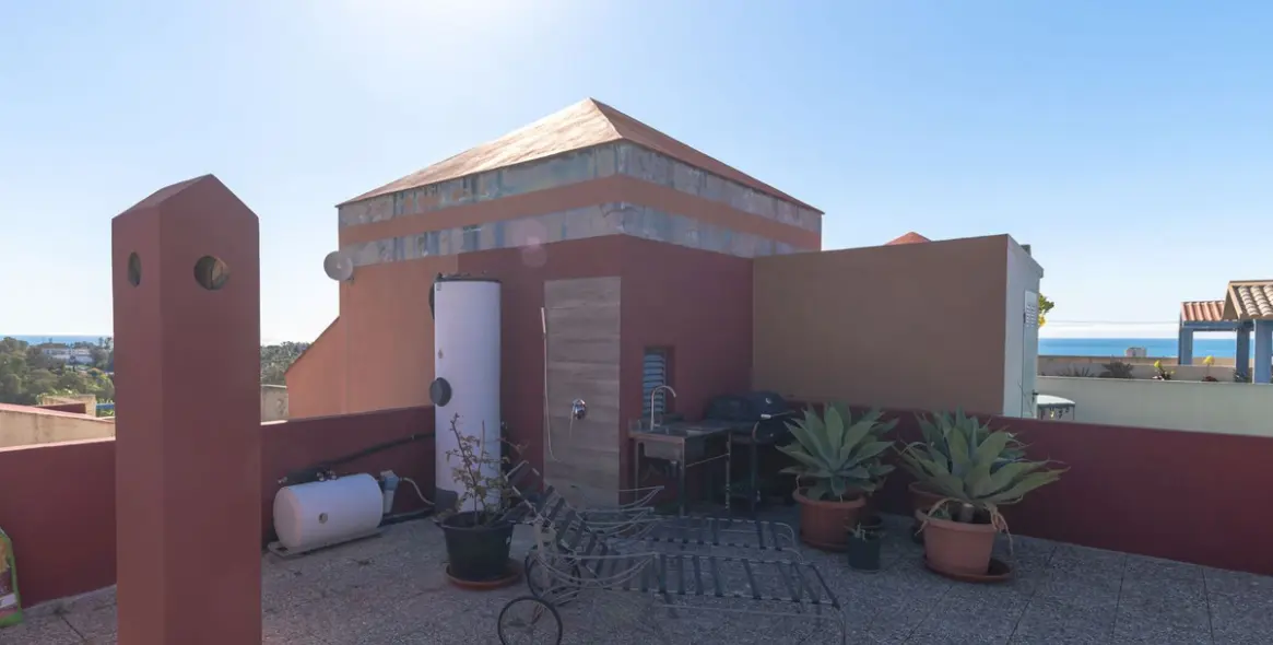 Sale of penthouse in Atalaya 20