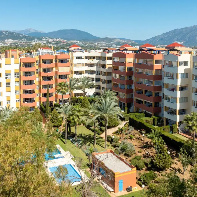 Sale of penthouse in Atalaya