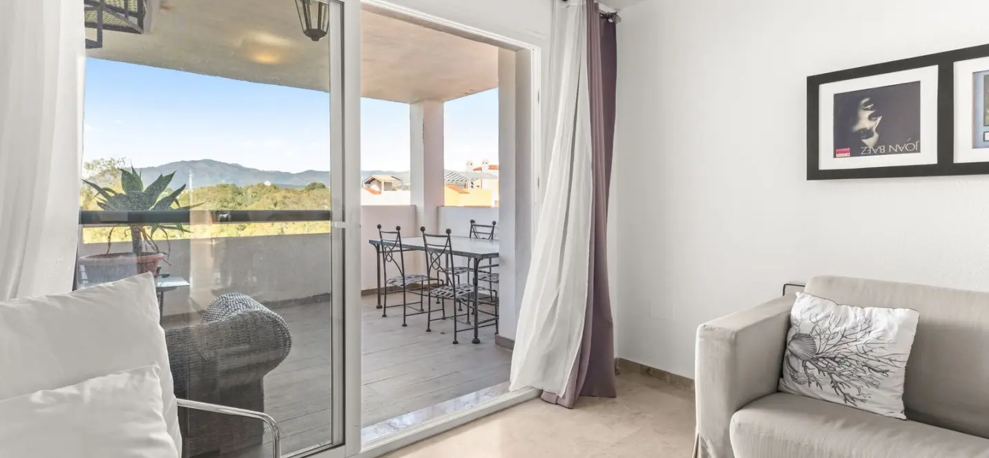 Sale of penthouse in Atalaya 2