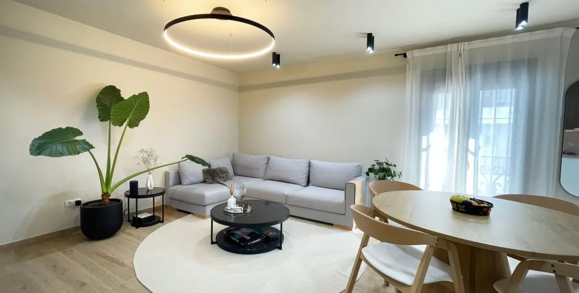 Venta de apartamento en planta media en Puerto Banús 1