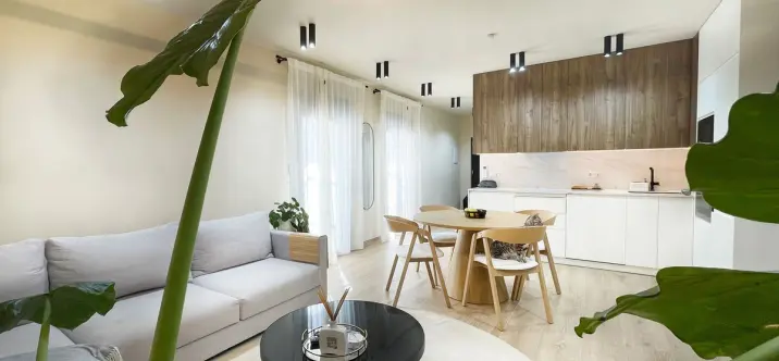 Sale of middle floor apartment in Puerto Banús 2