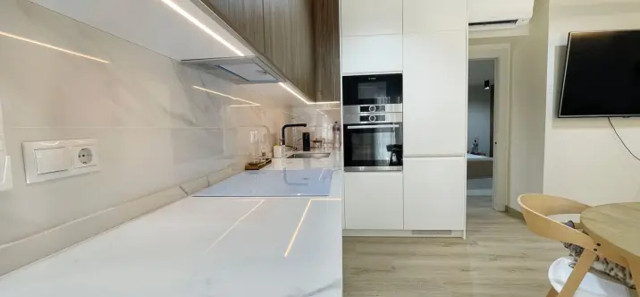 Sale of middle floor apartment in Puerto Banús 3