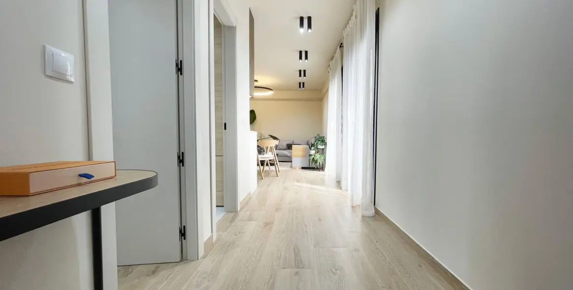 Venta de apartamento en planta media en Puerto Banús 6