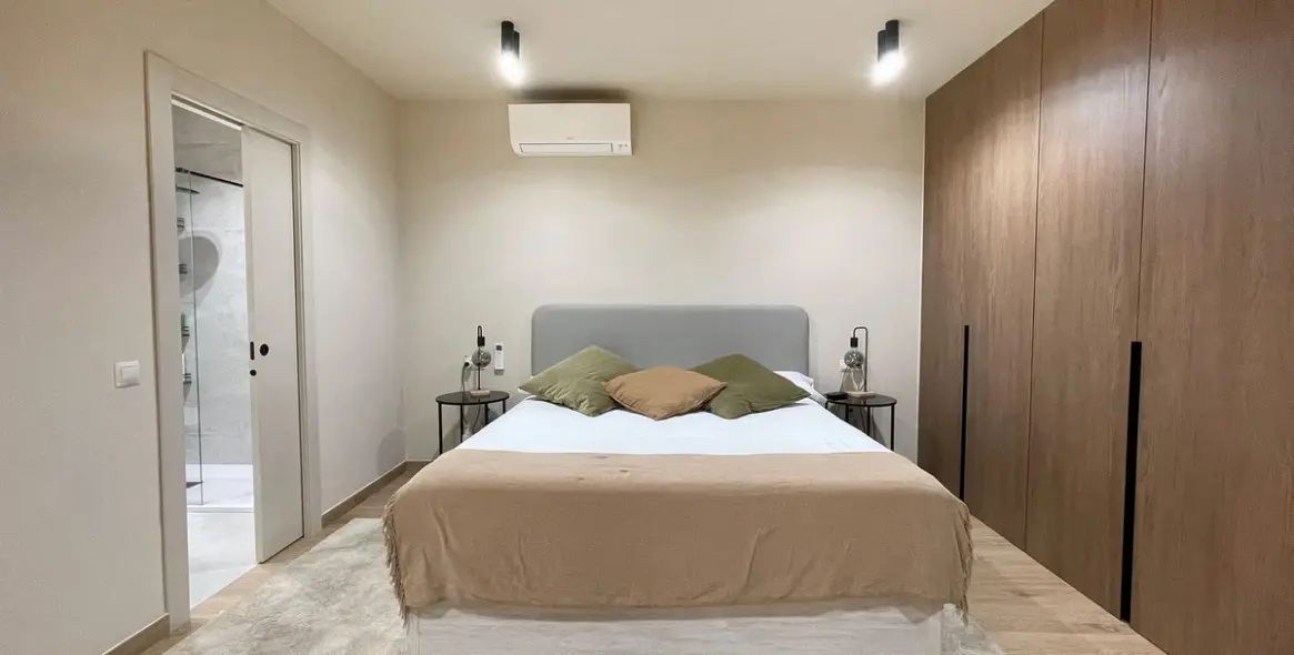 Venta de apartamento en planta media en Puerto Banús 7