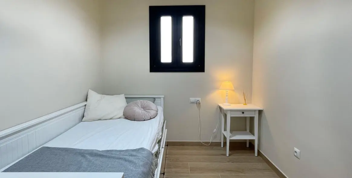 Venta de apartamento en planta media en Puerto Banús 9