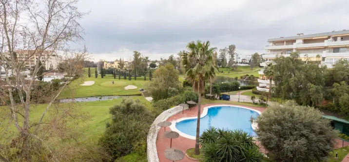 Продажа апартаментов на среднем этаже в Guadalmina Alta 0