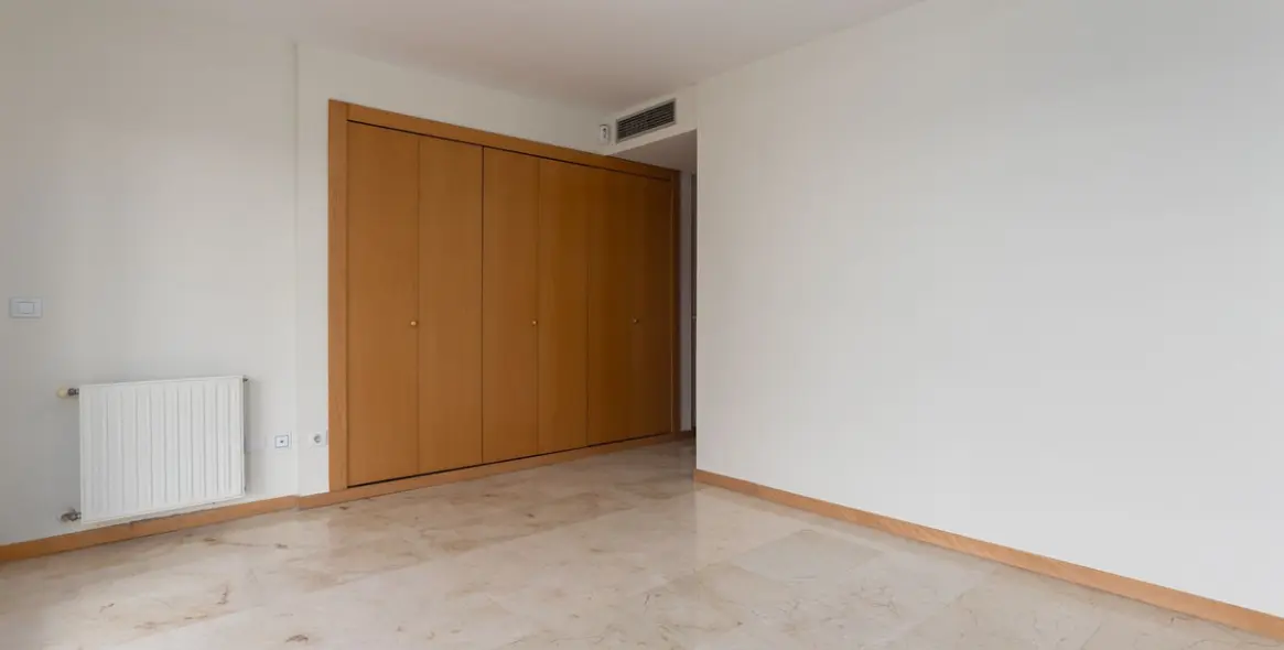 Продажа апартаментов на среднем этаже в Guadalmina Alta 11