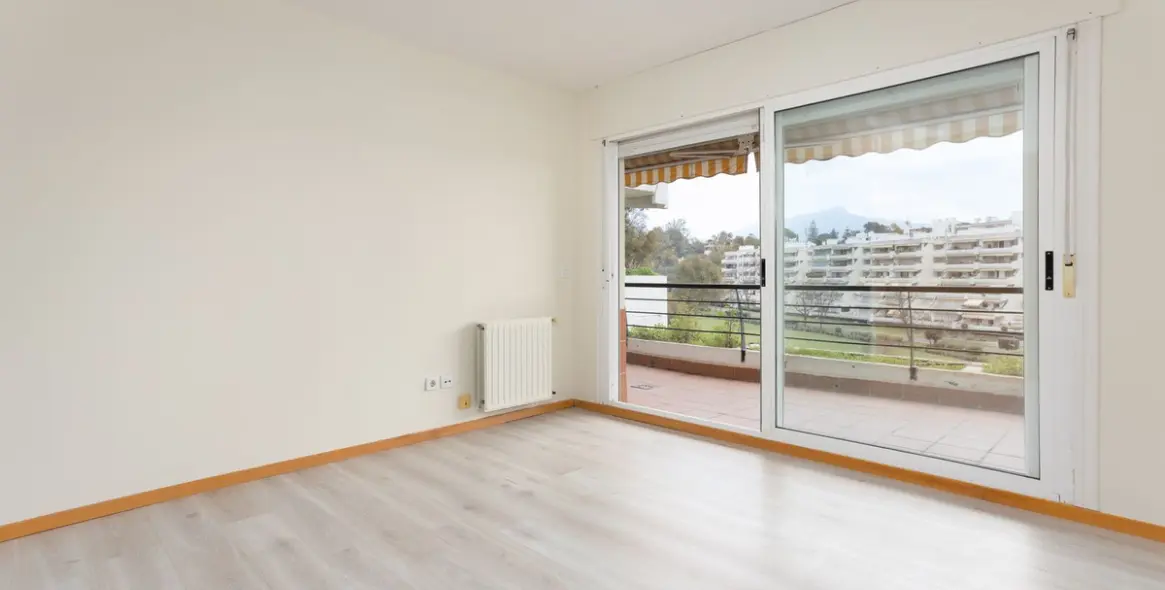 Продажа апартаментов на среднем этаже в Guadalmina Alta 17