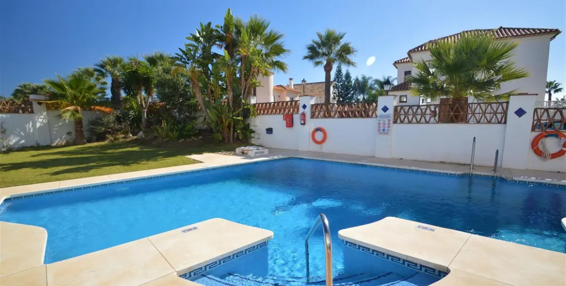 Sale of middle floor apartment in Las Chapas 4
