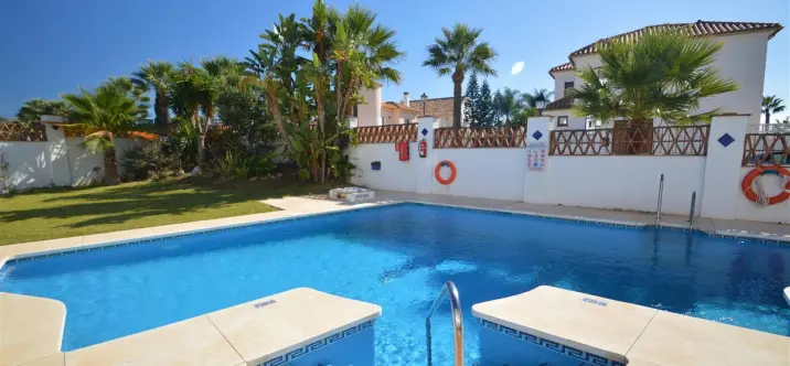 Продажа апартаментов на среднем этаже в Las Chapas 3