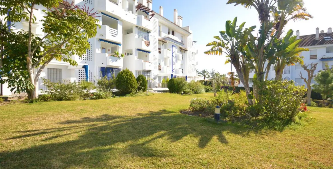 Sale of middle floor apartment in Las Chapas 13
