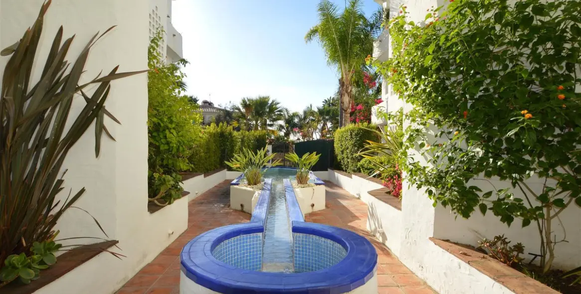 Sale of middle floor apartment in Las Chapas 16