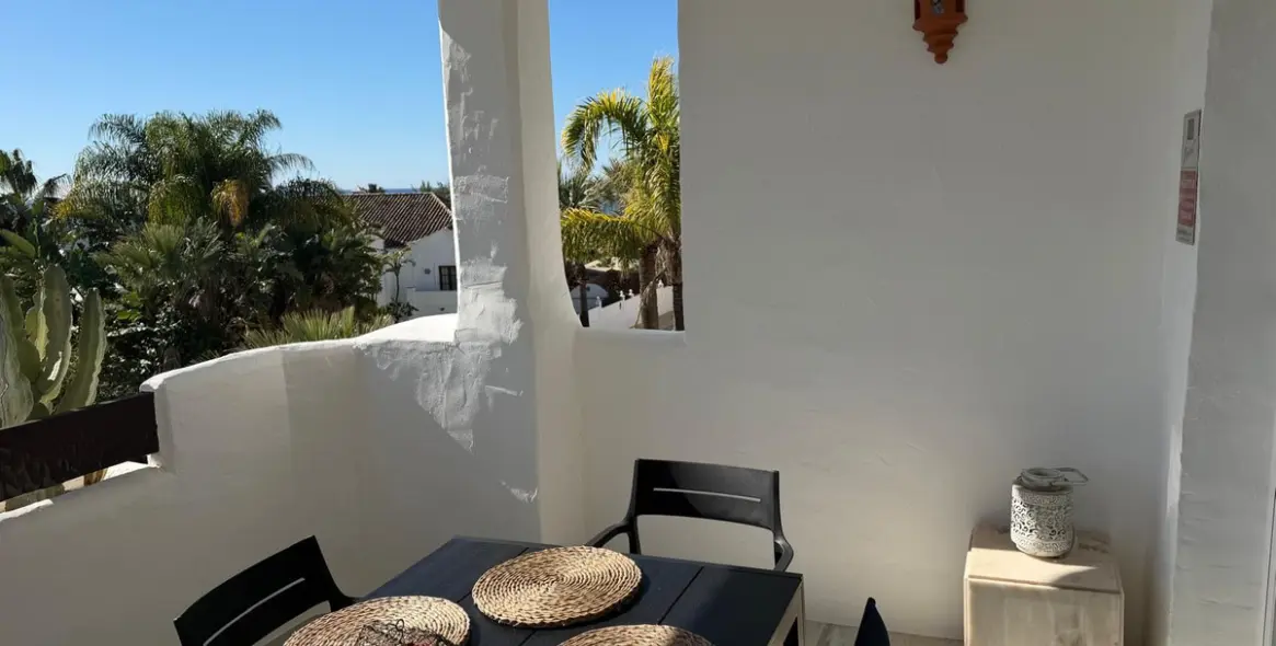 Sale of middle floor apartment in Las Chapas 18