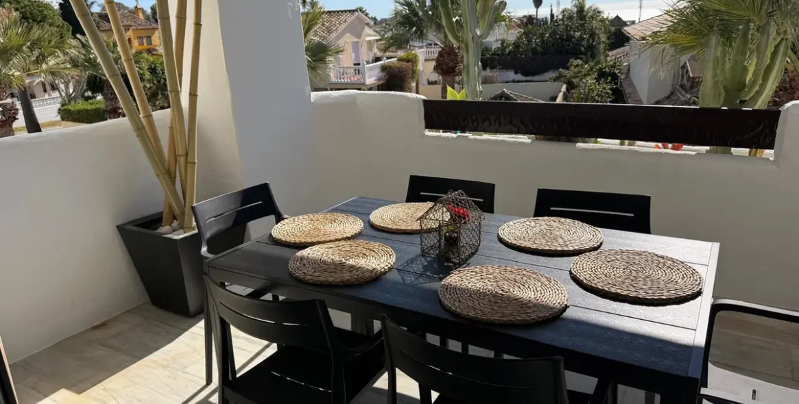 Sale of middle floor apartment in Las Chapas 23