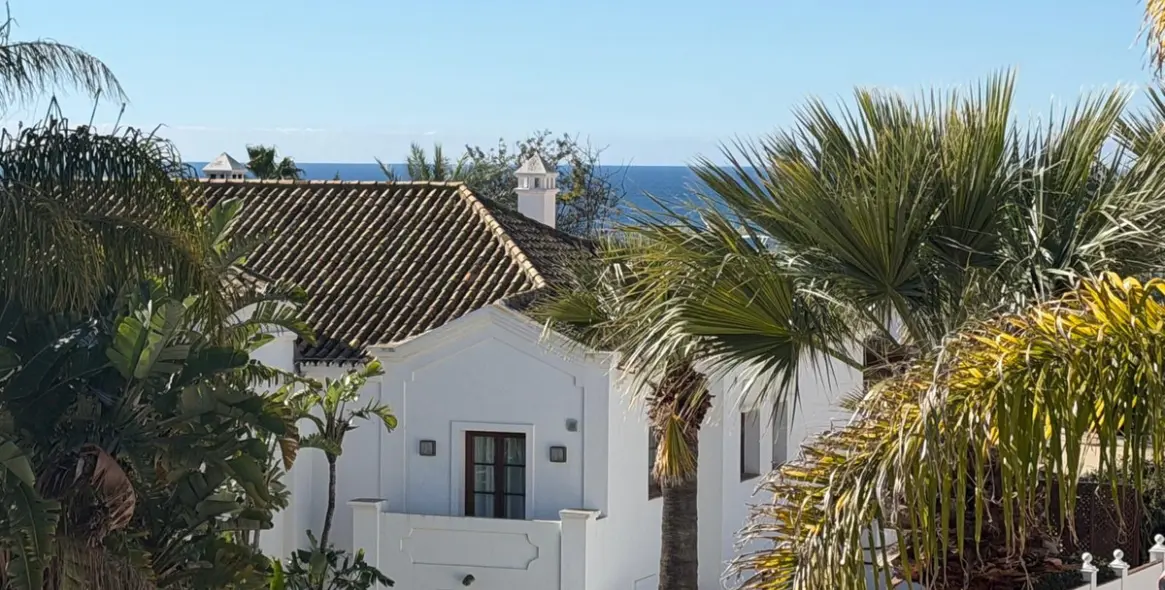 Sale of middle floor apartment in Las Chapas 26