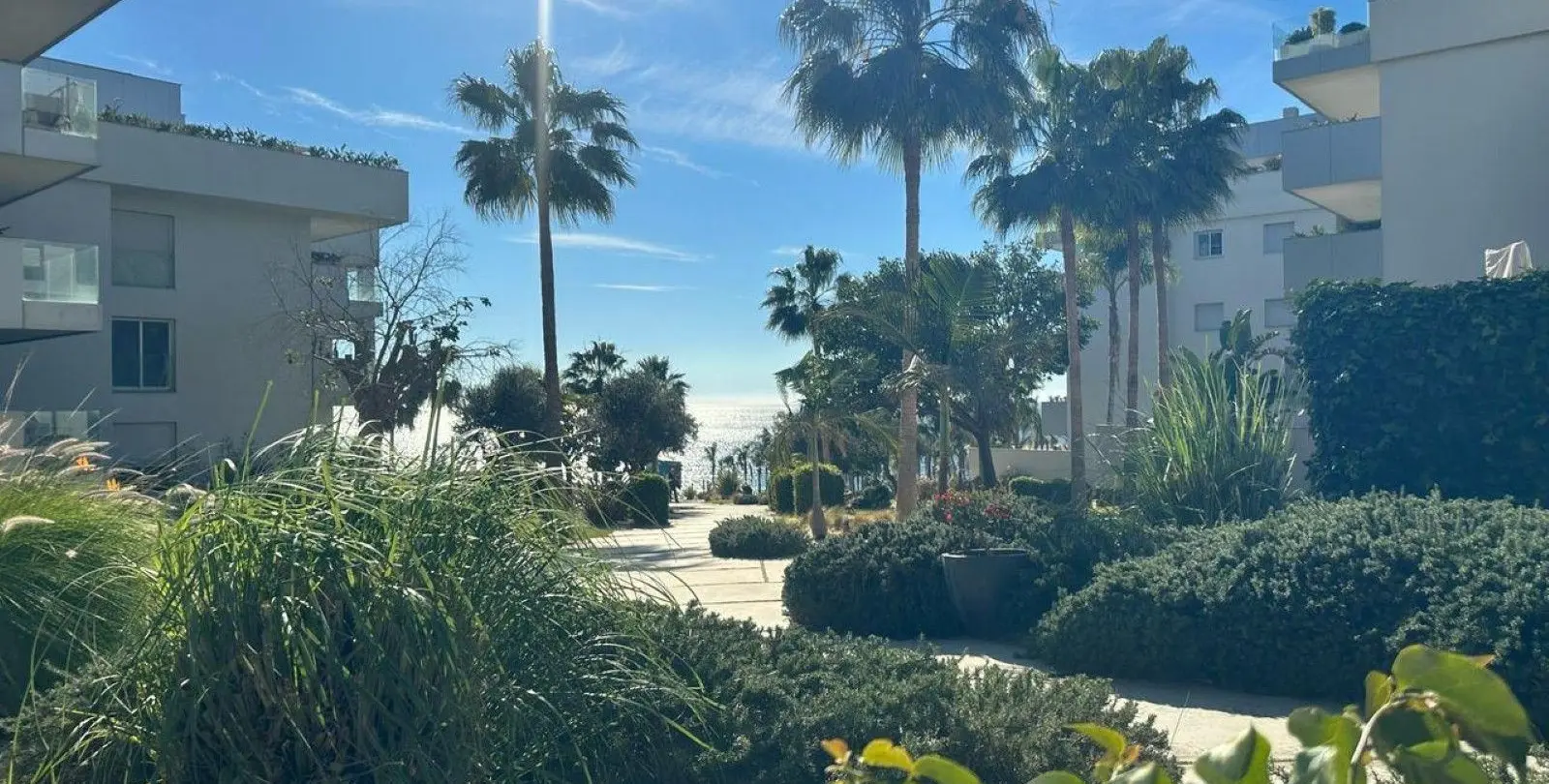 Продажа апартаментов на первом этаже в Mijas Costa 11
