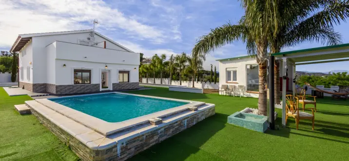 Продажа  отдельно стоящей виллы в Alhaurín el Grande 2