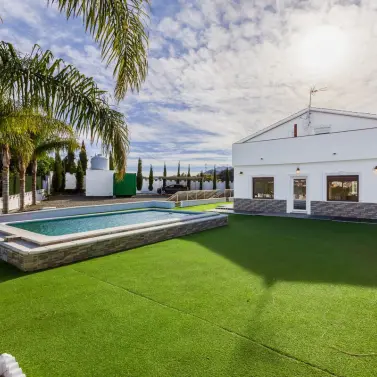 Продажа  отдельно стоящей виллы в Alhaurín el Grande