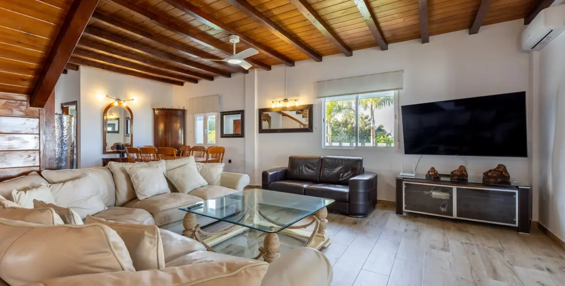 Sale of detached villa in Alhaurín el Grande 12