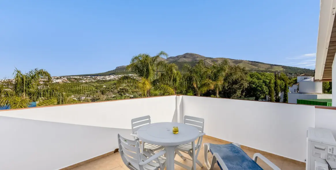 Sale of detached villa in Alhaurín el Grande 28