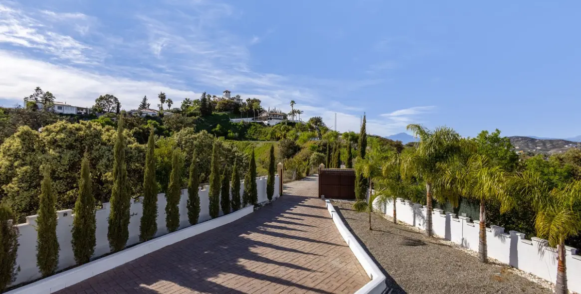 Sale of detached villa in Alhaurín el Grande 42