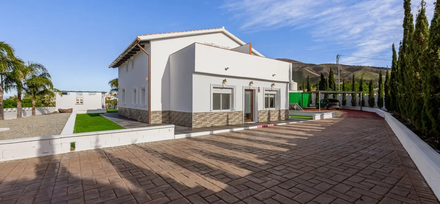 Продажа  отдельно стоящей виллы в Alhaurín el Grande 1