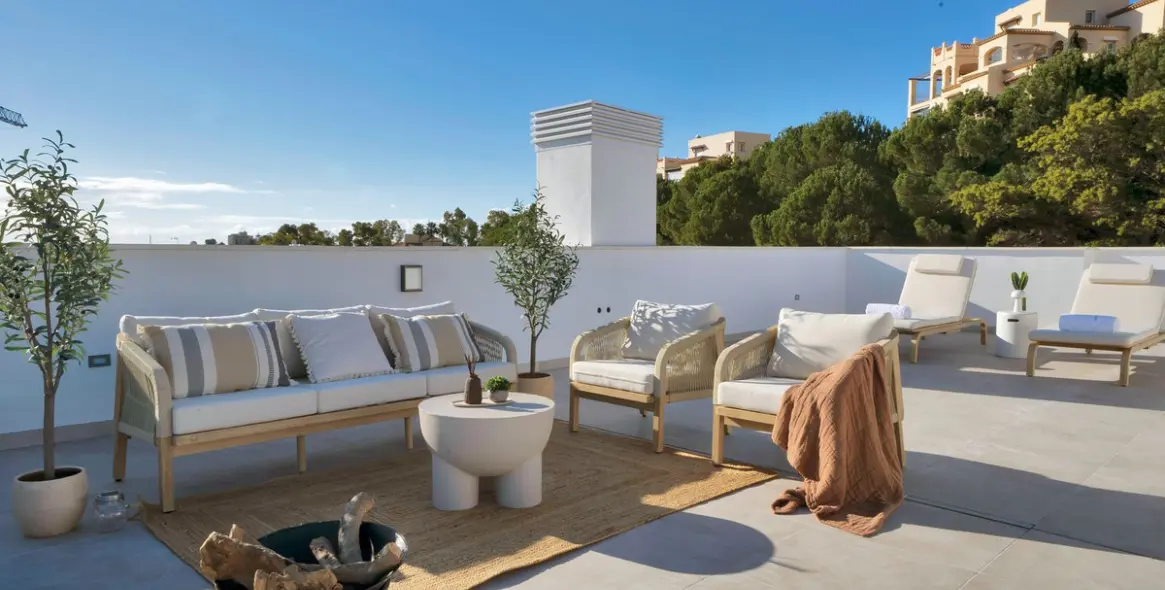 Venta de ático en Estepona 2