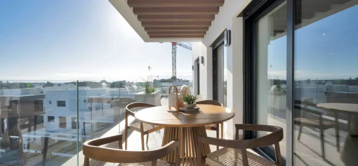 Sale of penthouse in Estepona 4