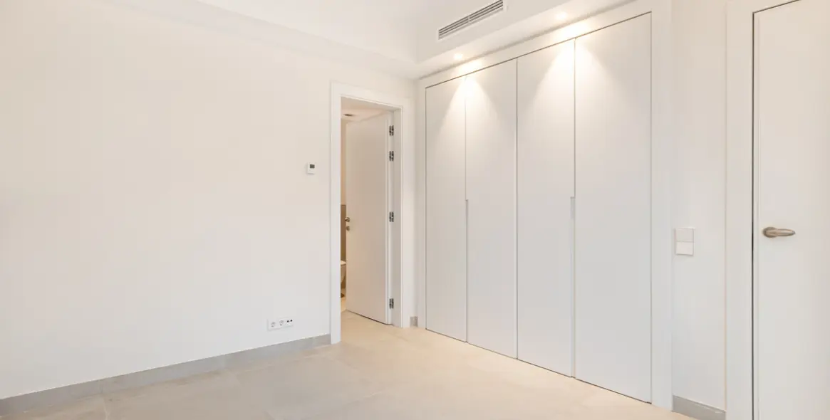 Venta de casa pareada en San Pedro de Alcántara 12